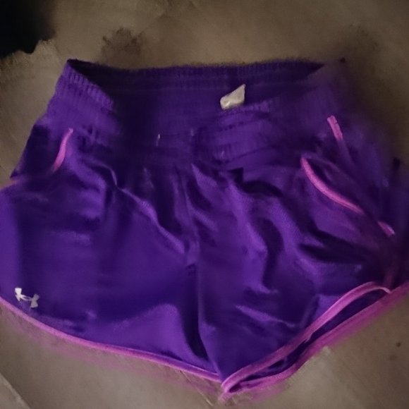 UNDERARMOUR active shorts - Picture 1 of 2